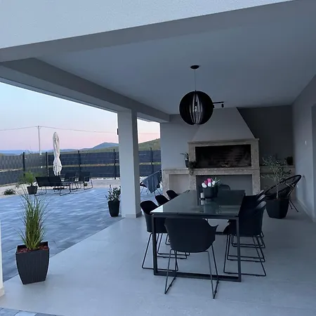 Feriehus Kuca Za Odmor 'luca'