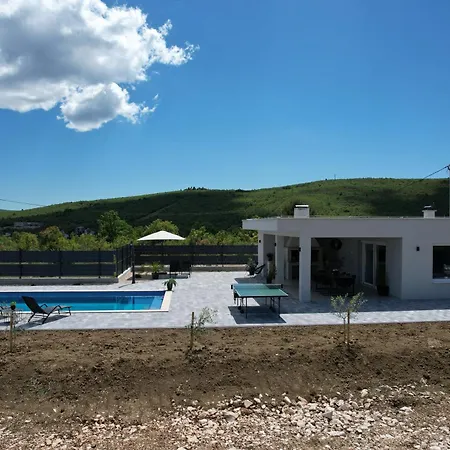 Feriehus Kuca Za Odmor 'luca' *